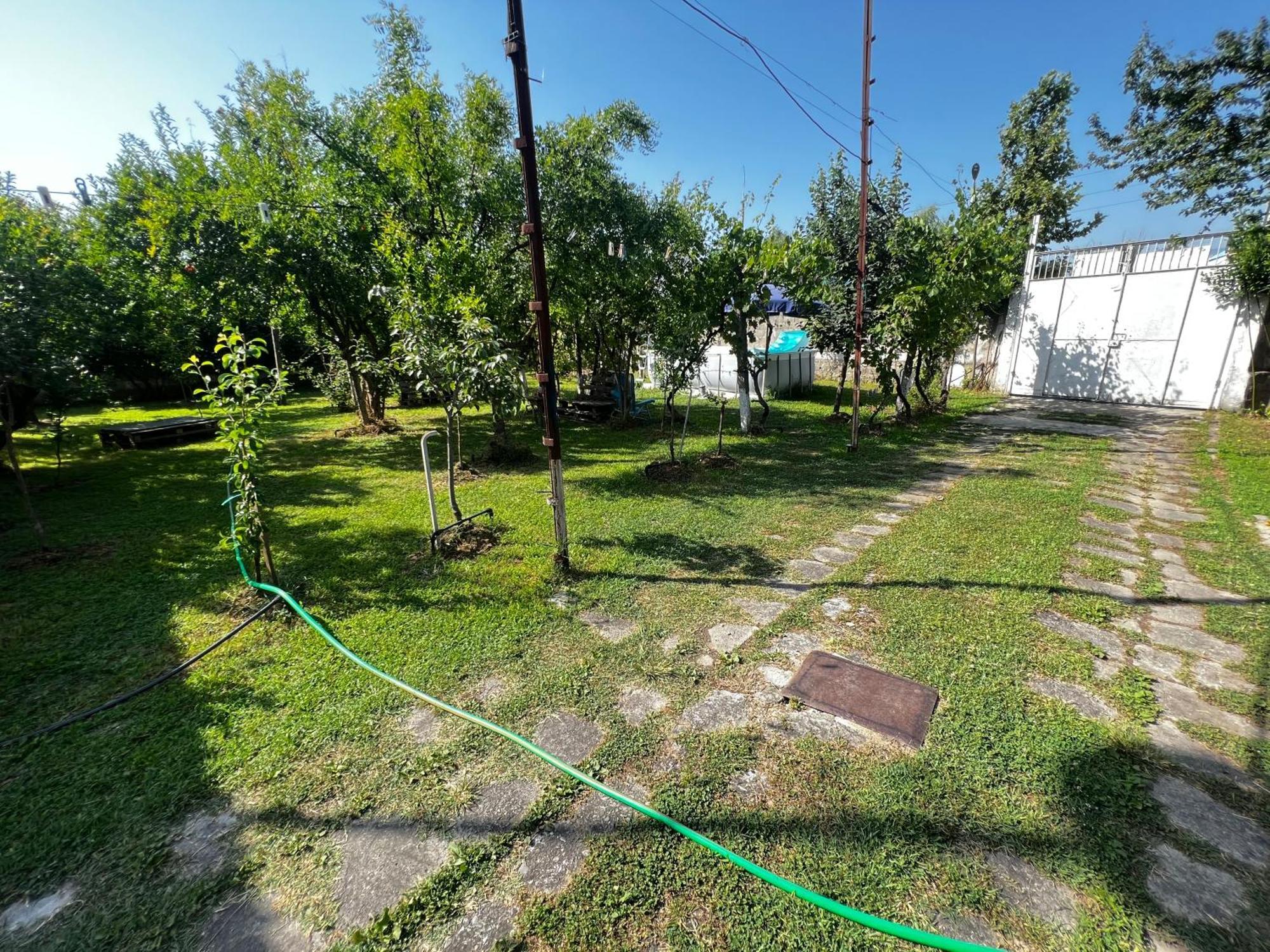 Chateau Sukaj Ljaknasi Buitenkant foto